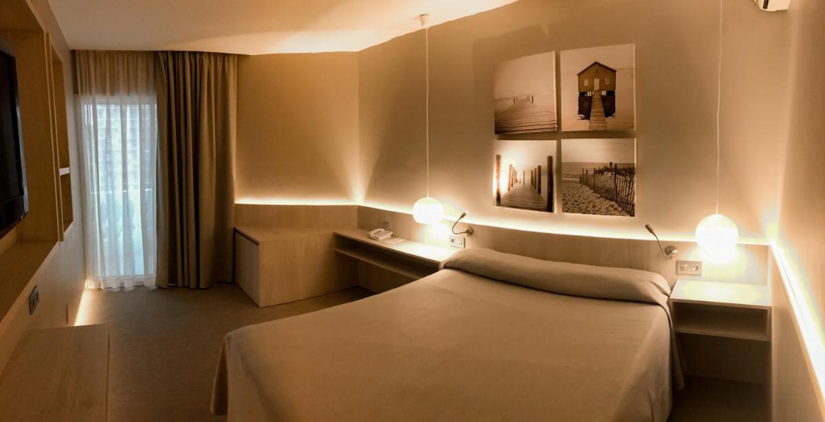 Cama o camas de una habitación en Hotel Bernat II 4*Sup