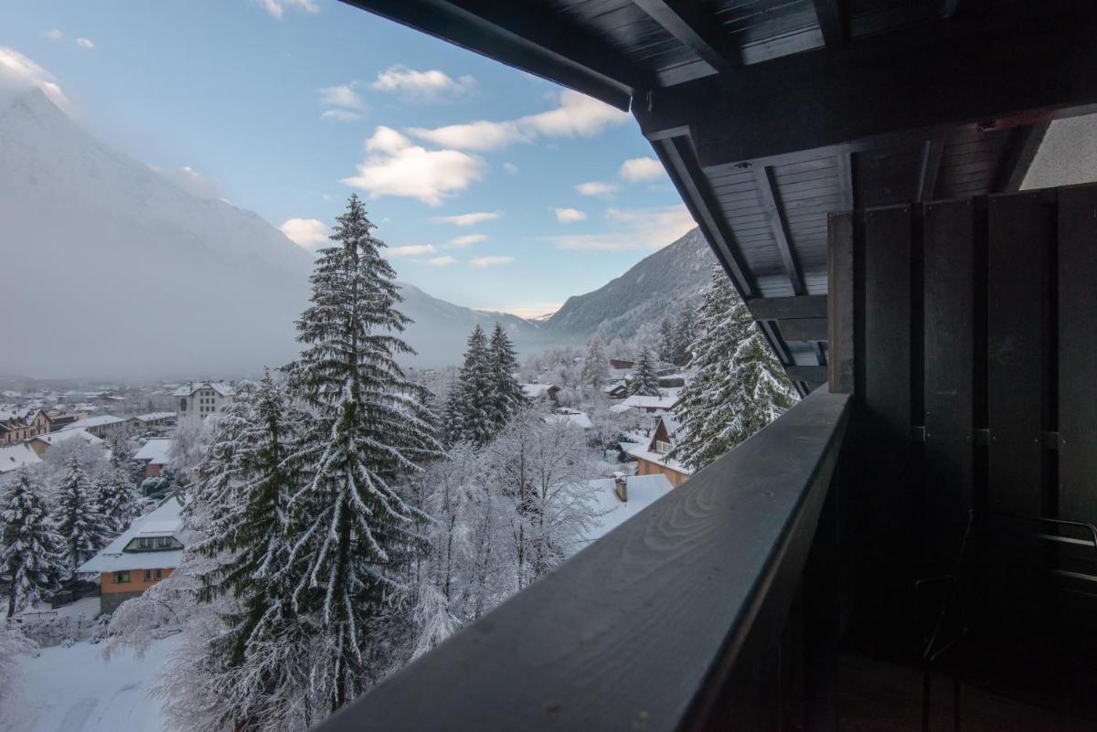 Vue générale sur la montagne ou vue sur la montagne depuis l'hôtel