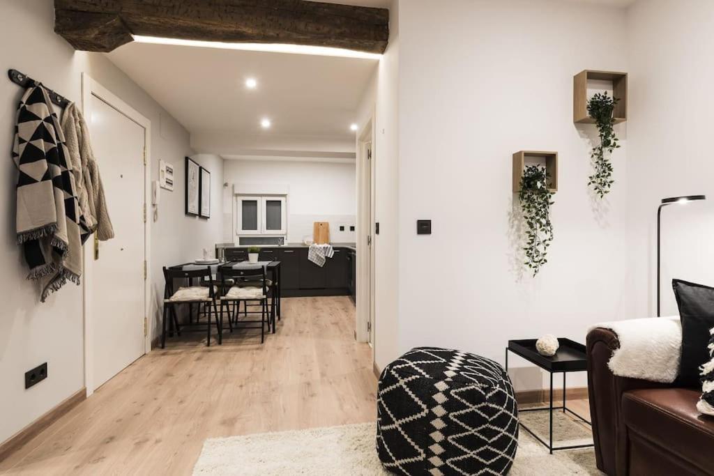 Cantalojas by Staynnapartments - Housity