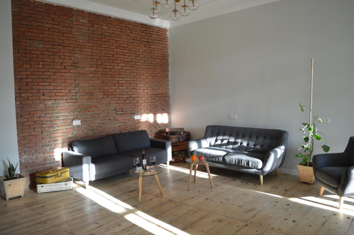 Woodmood Hostel - Housity