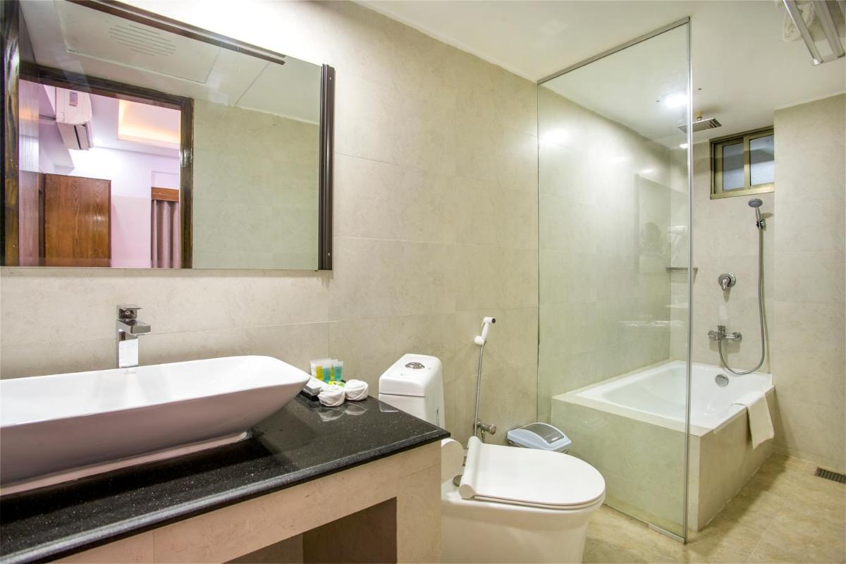 Suitetrails - White Palace Hotel