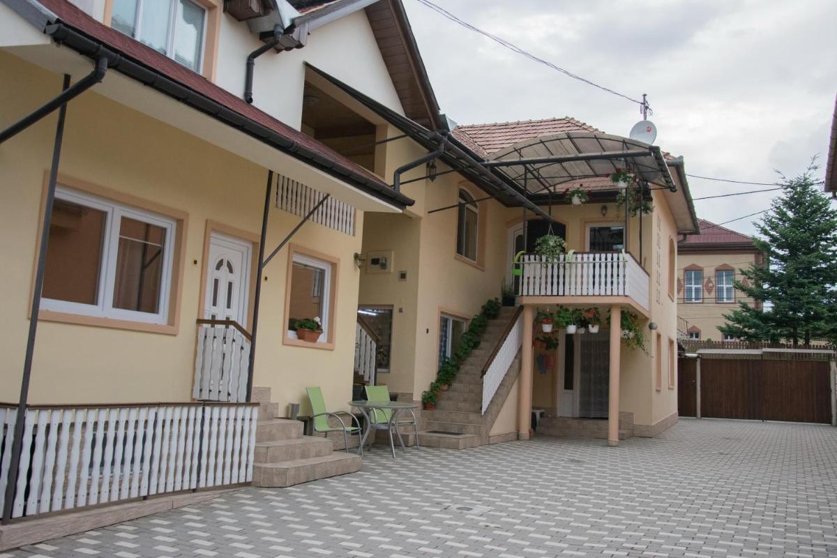 Eszter vendégház - Housity