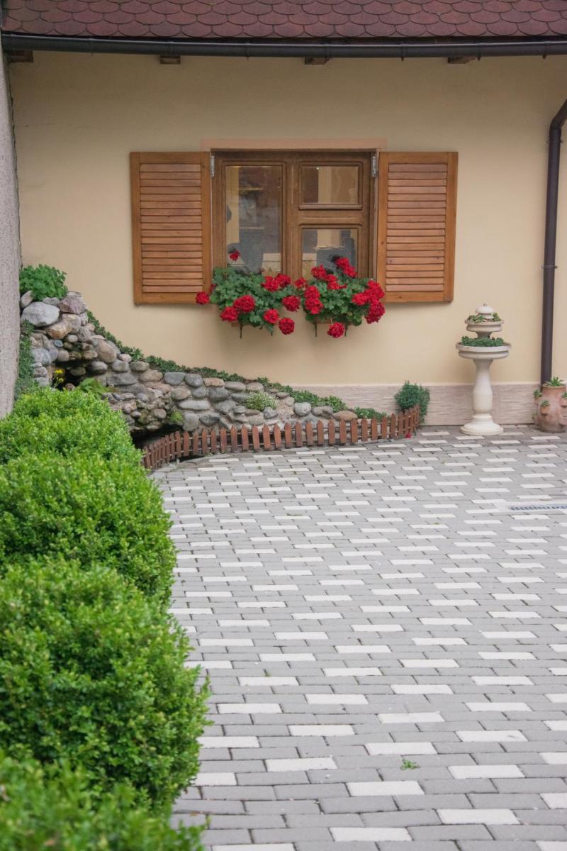 Eszter vendégház - Housity
