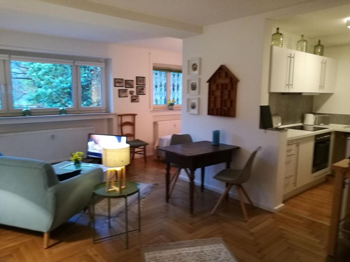 Schönes Appartement mit Gartenblick - Housity