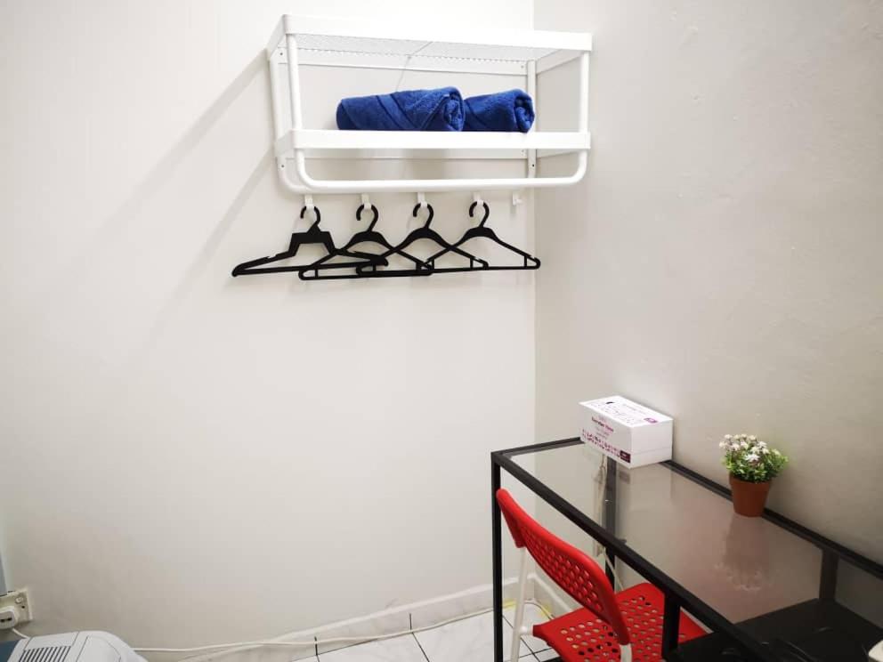 Comfy & Cozy House, 6-8 pax, near Hospital Ampang, Free WiFi - Housity