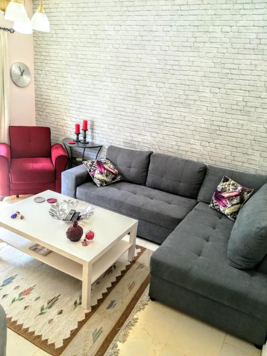 Athena's Comet - Housity