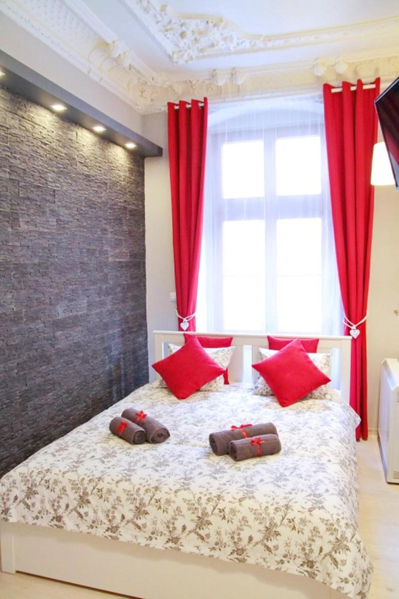 Grey Rooms - Housity