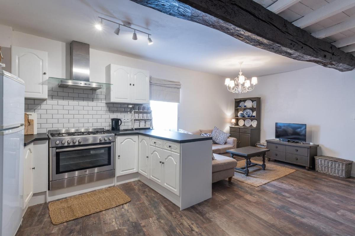 Le Petit Bouchon - Housity