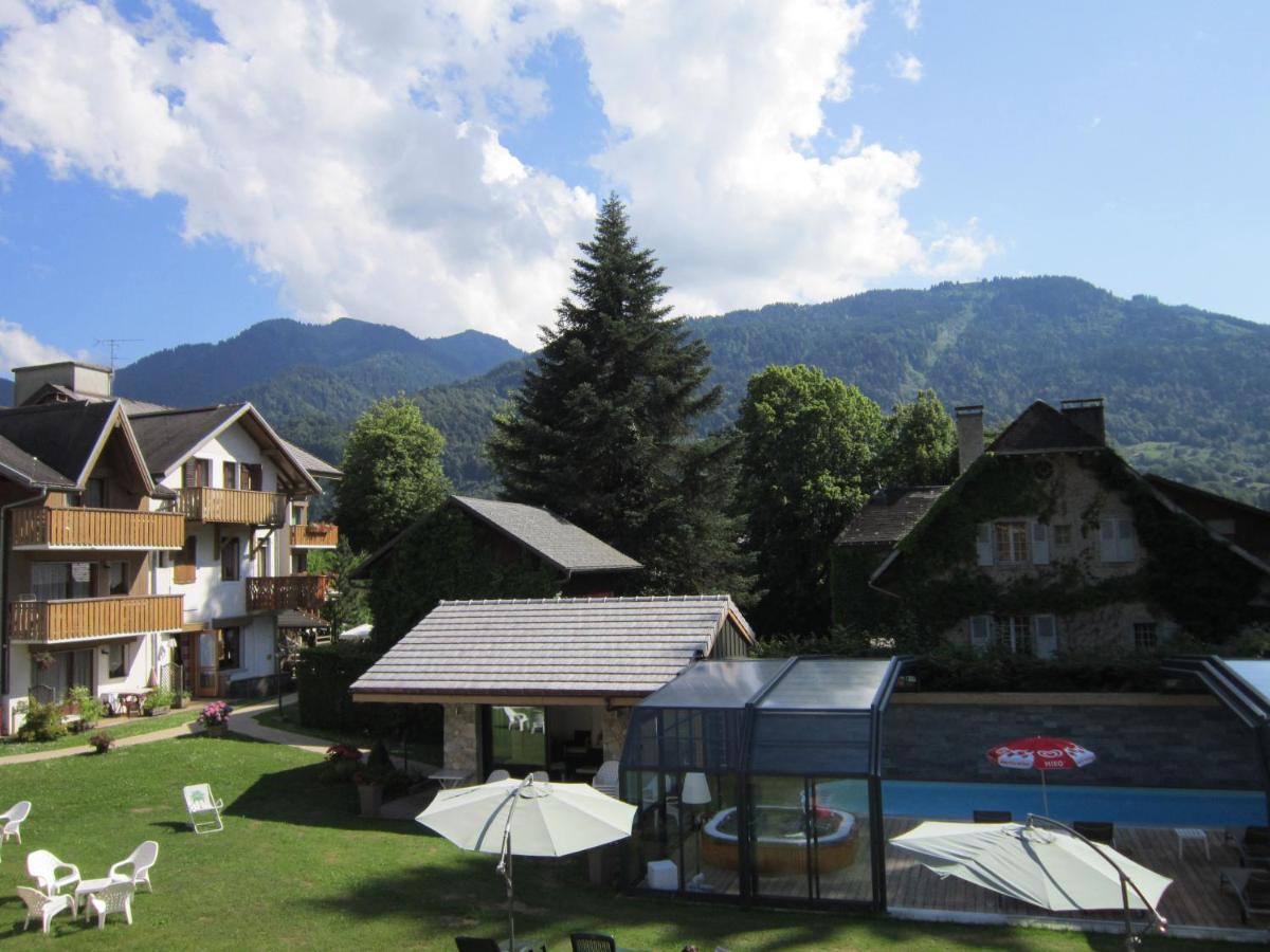 Vue générale sur la montagne ou vue sur la montagne depuis l'hôtel