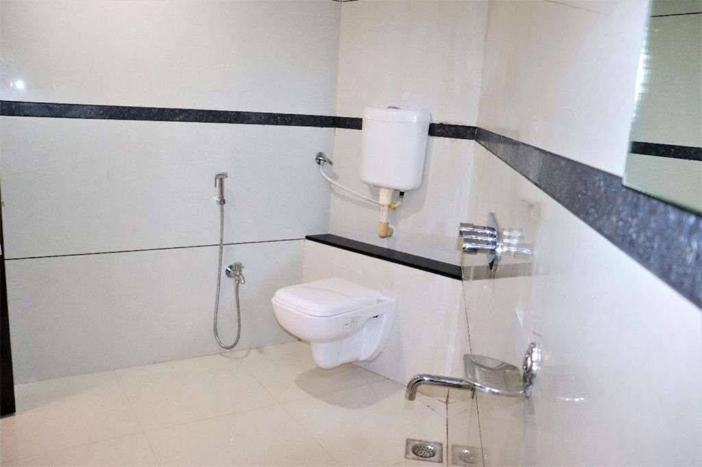 Hotel Crossroads - Housity