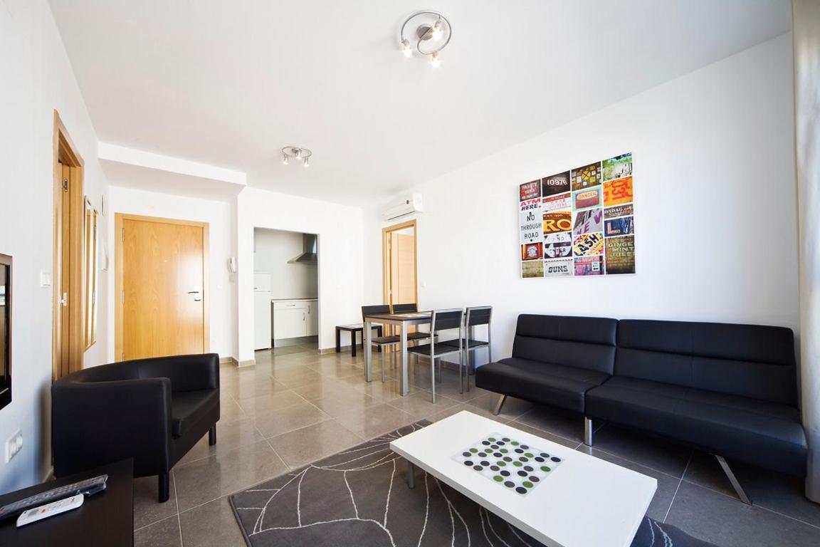 Apartamentos Marina Suites - Housity