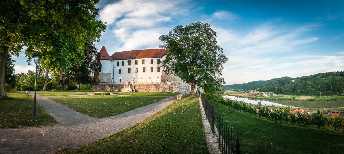 Suitetrails - Holiday Home Neokrnjena Narava