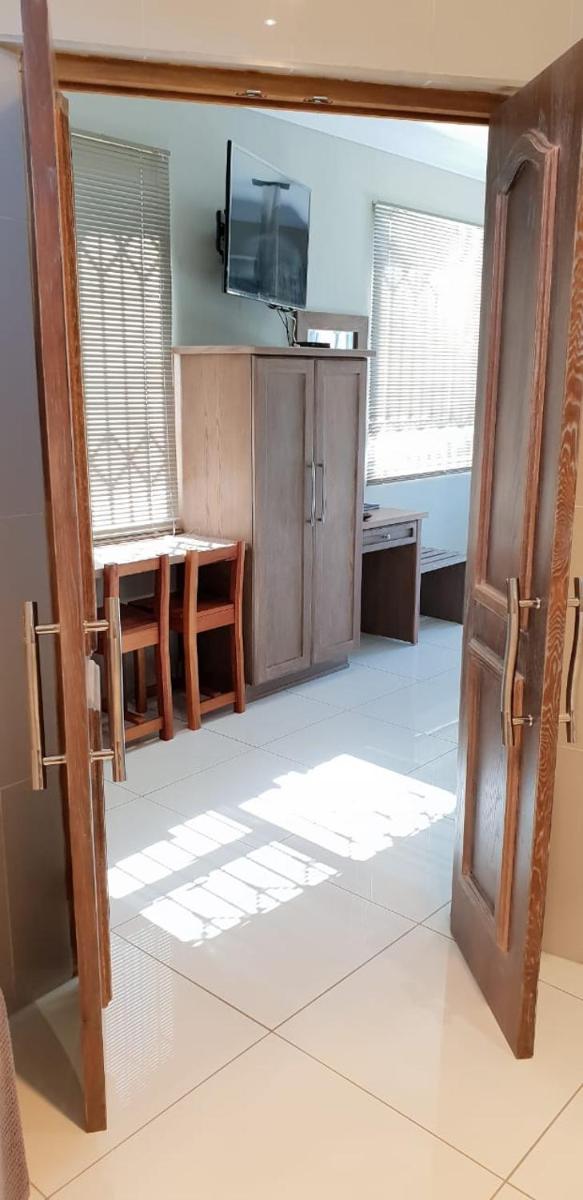 WILLOW MANOR - Housity