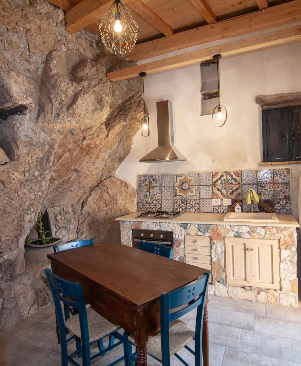 Casa Vacanza La Rocca - Housity