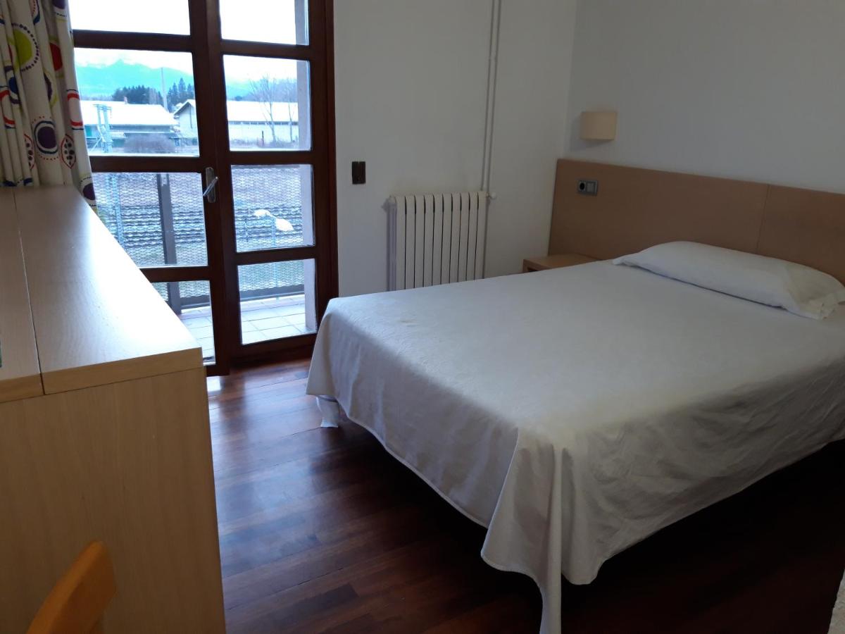 Hotel Puigcerdà - Housity