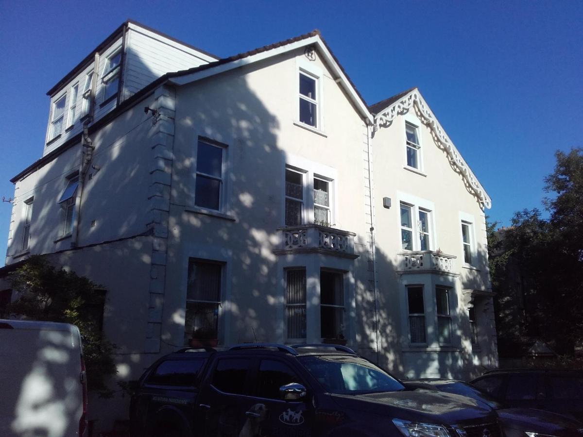 Manor Lodge Guesthouse - Housity