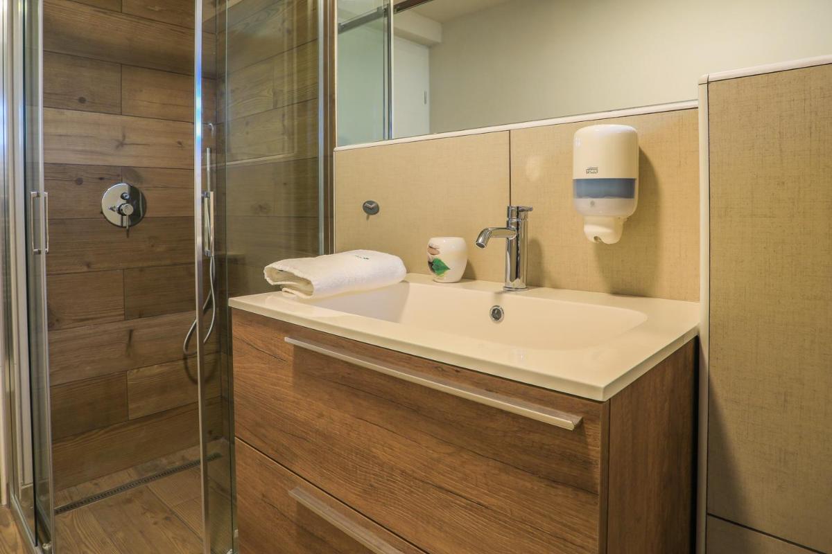 Apartmaji Tina - Housity