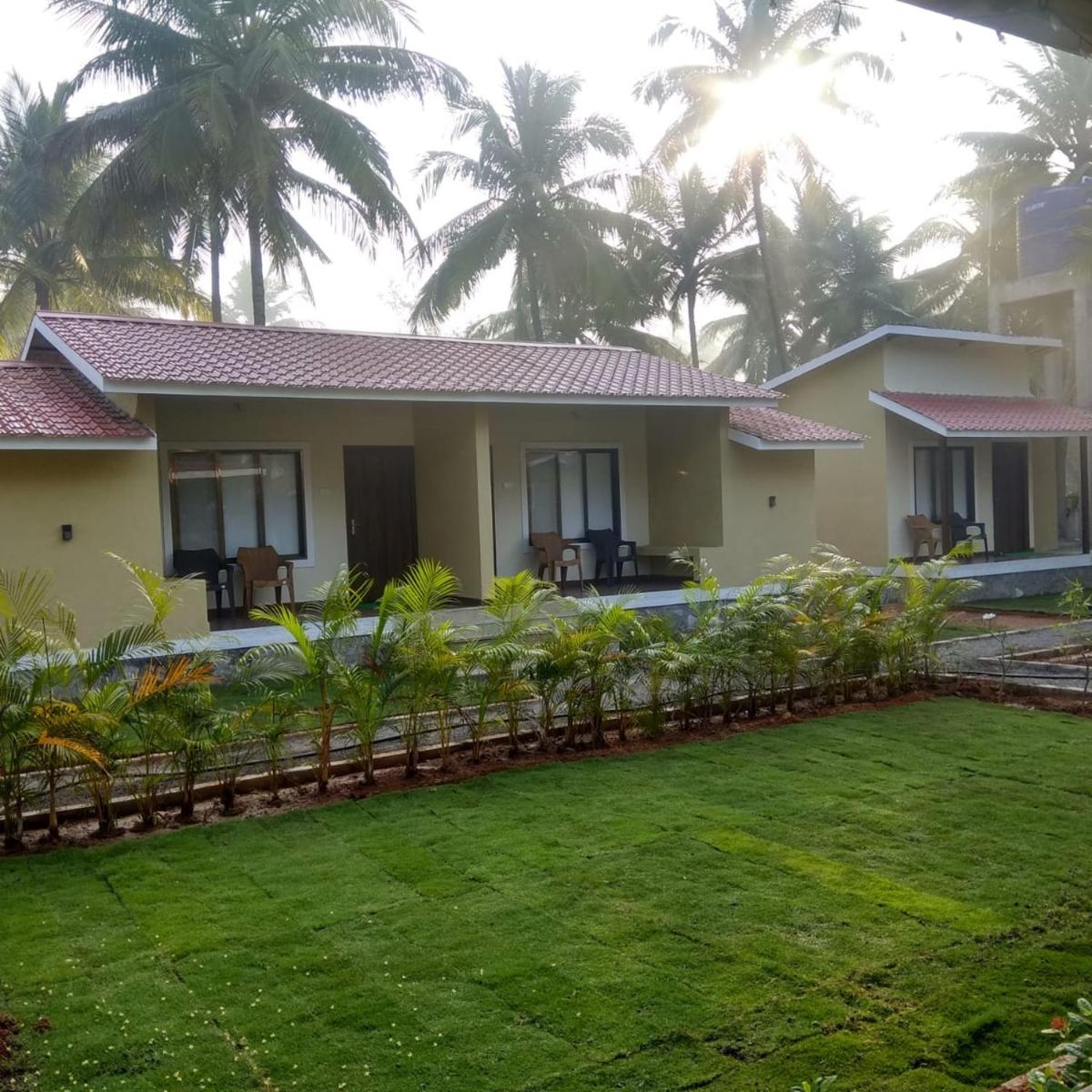 Suitetrails - Kapil's Beach Resort