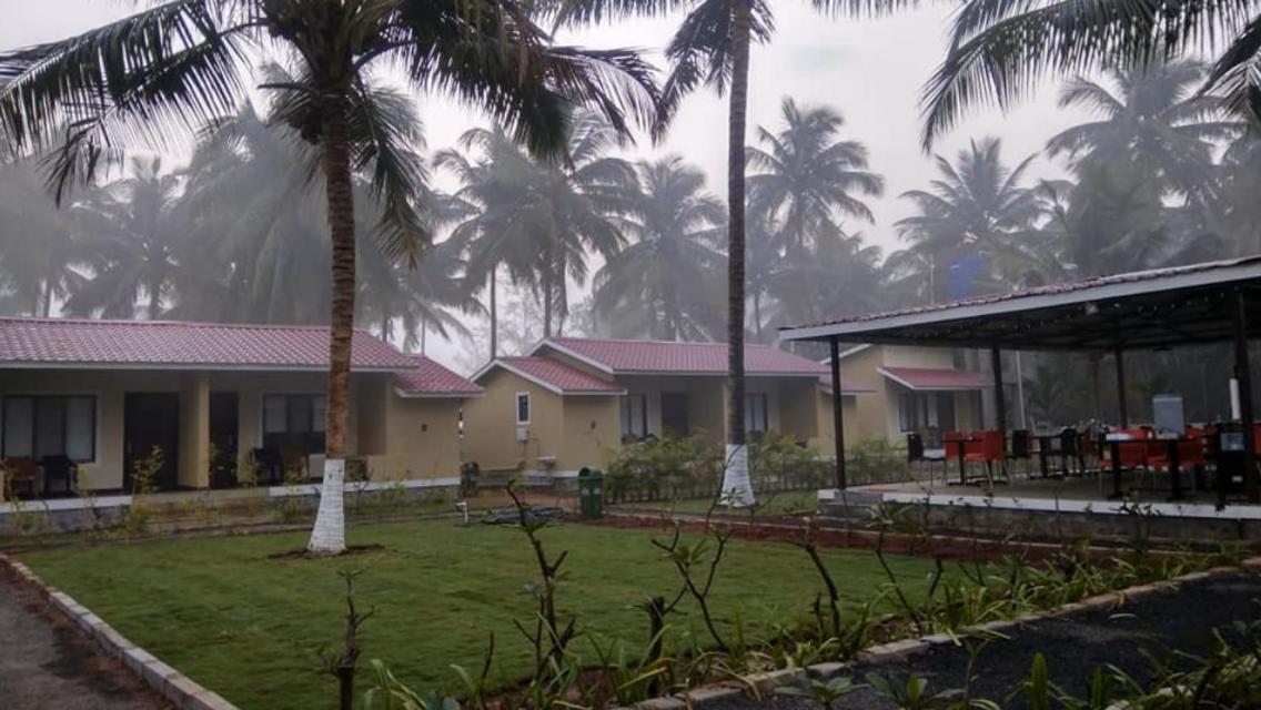 Suitetrails - Kapil's Beach Resort