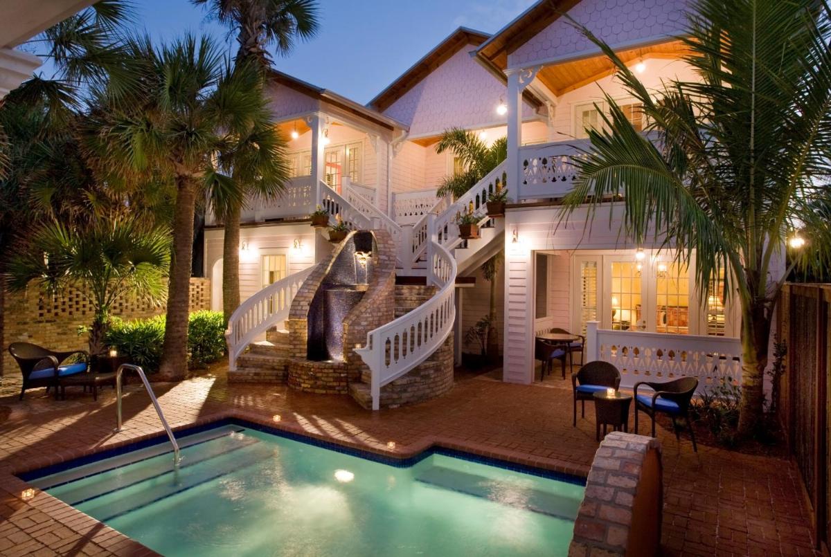 Port d'Hiver Bed and Breakfast - Housity