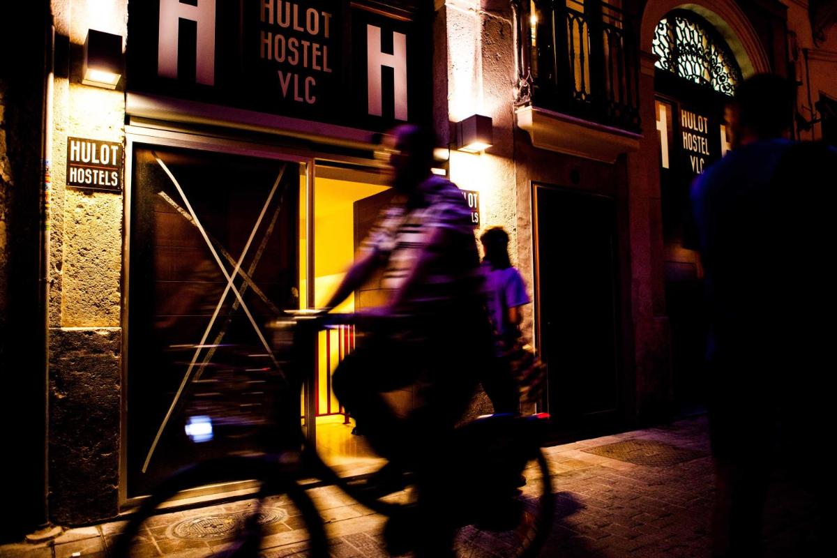 Hulot B&B Valencia - Housity