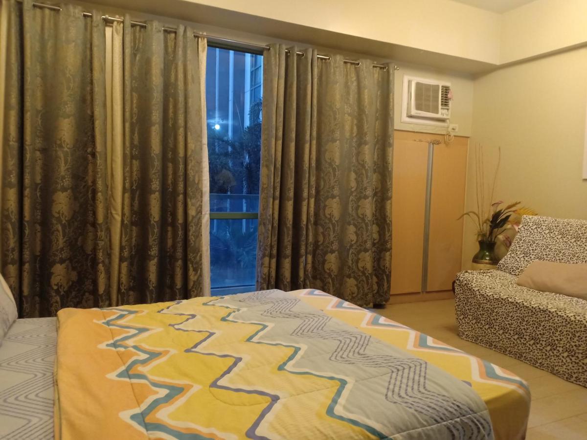 Palm Tree Genlex Condo - Housity