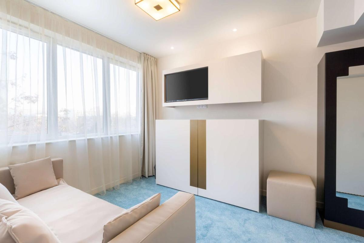 Best Western Hôtel Journel Paris Sud - Housity