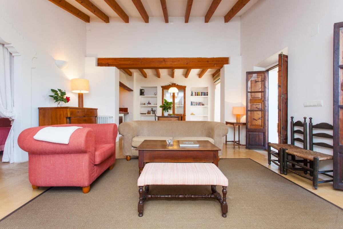 Oliver Moragues Grandhouse & Vineyard - Housity