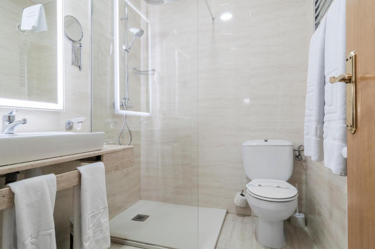 Un baño de Hotel Sierra de Cazorla & SPA 3*