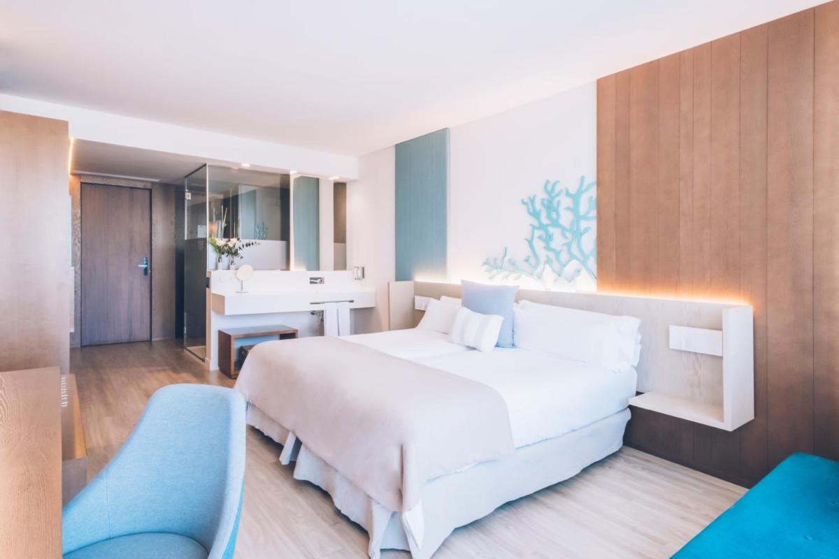 Cama o camas de una habitación en Iberostar Selection Llaut Palma- Adults Only