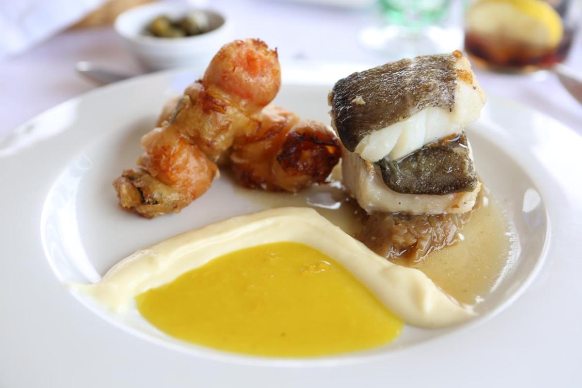 Comida en o cerca de este hotel