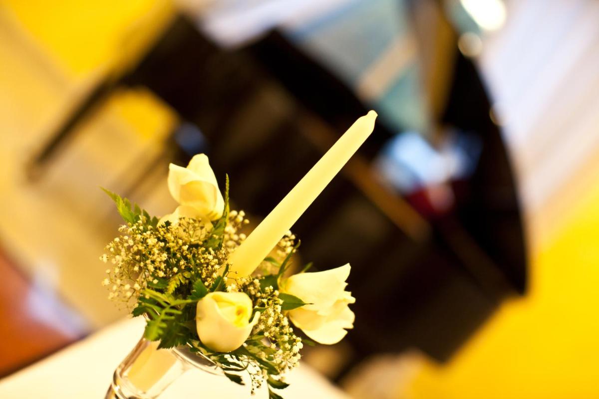Yellow Park Hotel - Housity