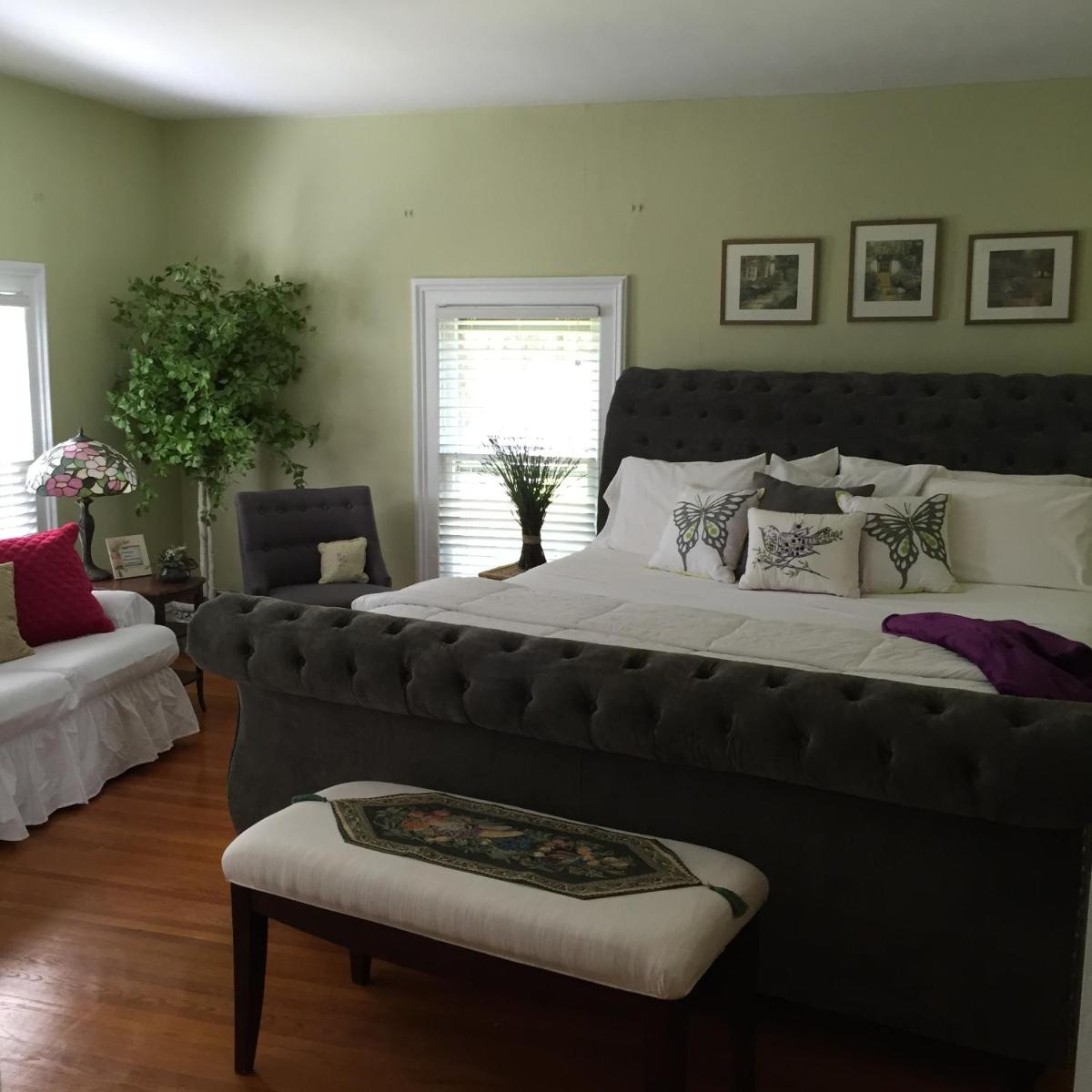 18 Vine Inn & Carriage House - Housity