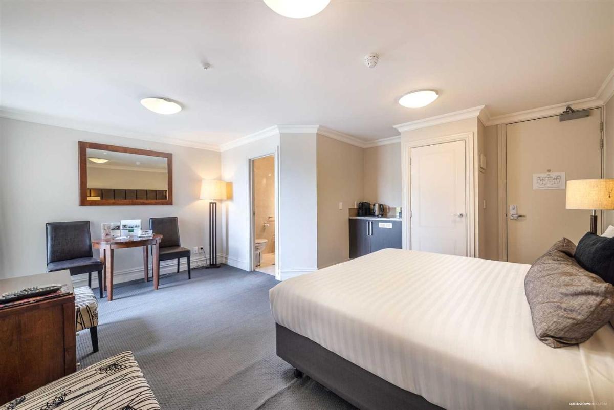 The Beacon - Luxe Studio Unit - Housity