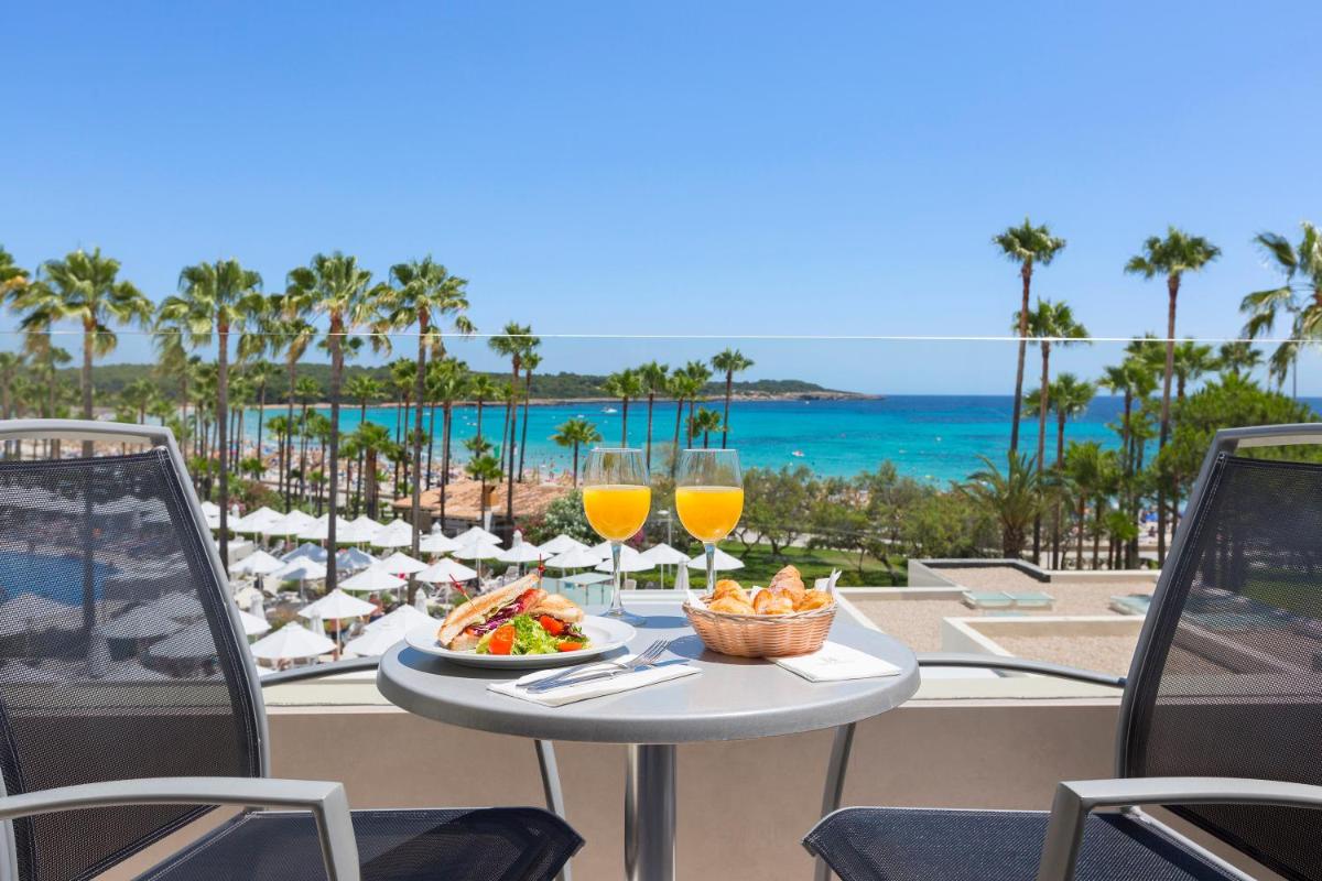 Comida en o cerca de este hotel