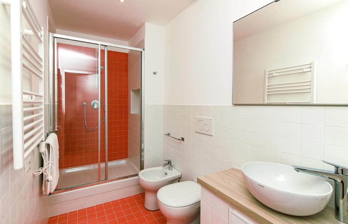 Bluripa Guest House - Housity