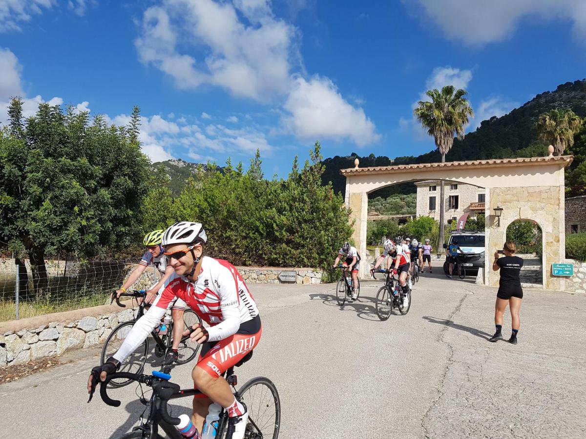 Montar en bicicleta en Monnaber Nou Finca Hotel & Spa o alrededores