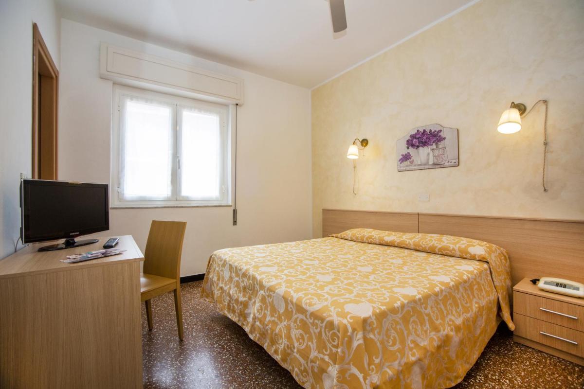 Hotel Costa Azzurra -Free Parking - Easy Stay -Spotorno - Housity