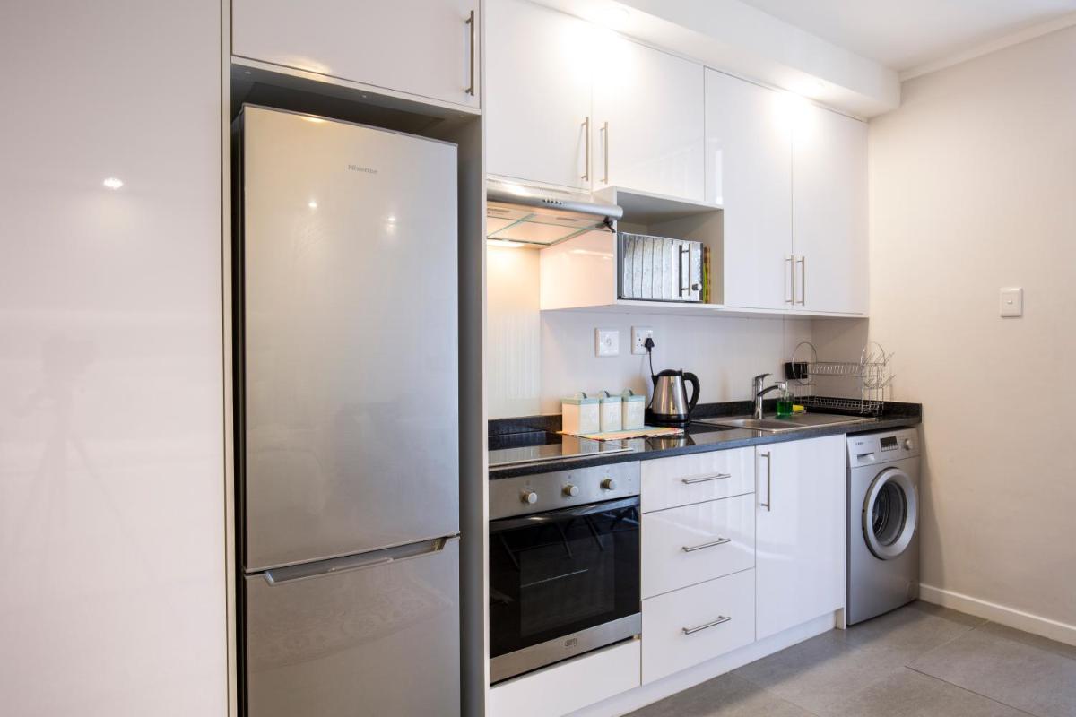 Stay at The Point - Superb Studio Serenity - Housity