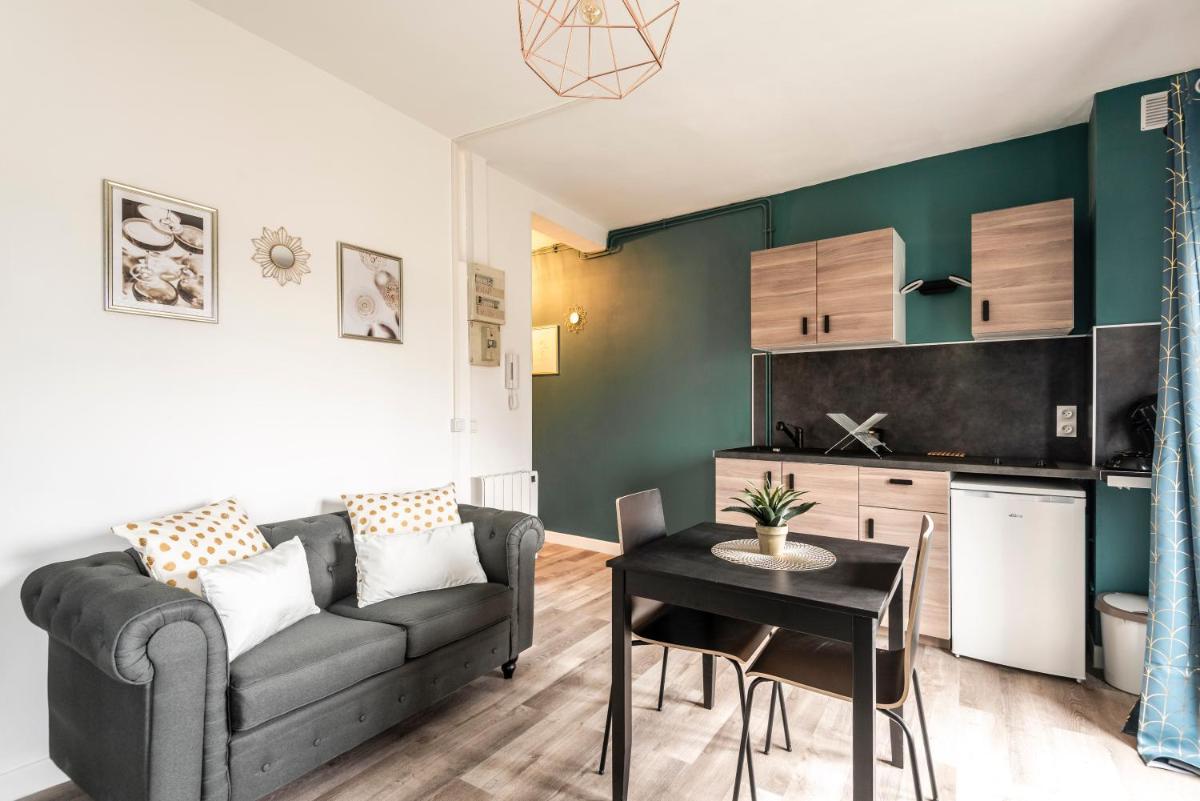 CHIC B&B + Balcony - Hyper center - Housity