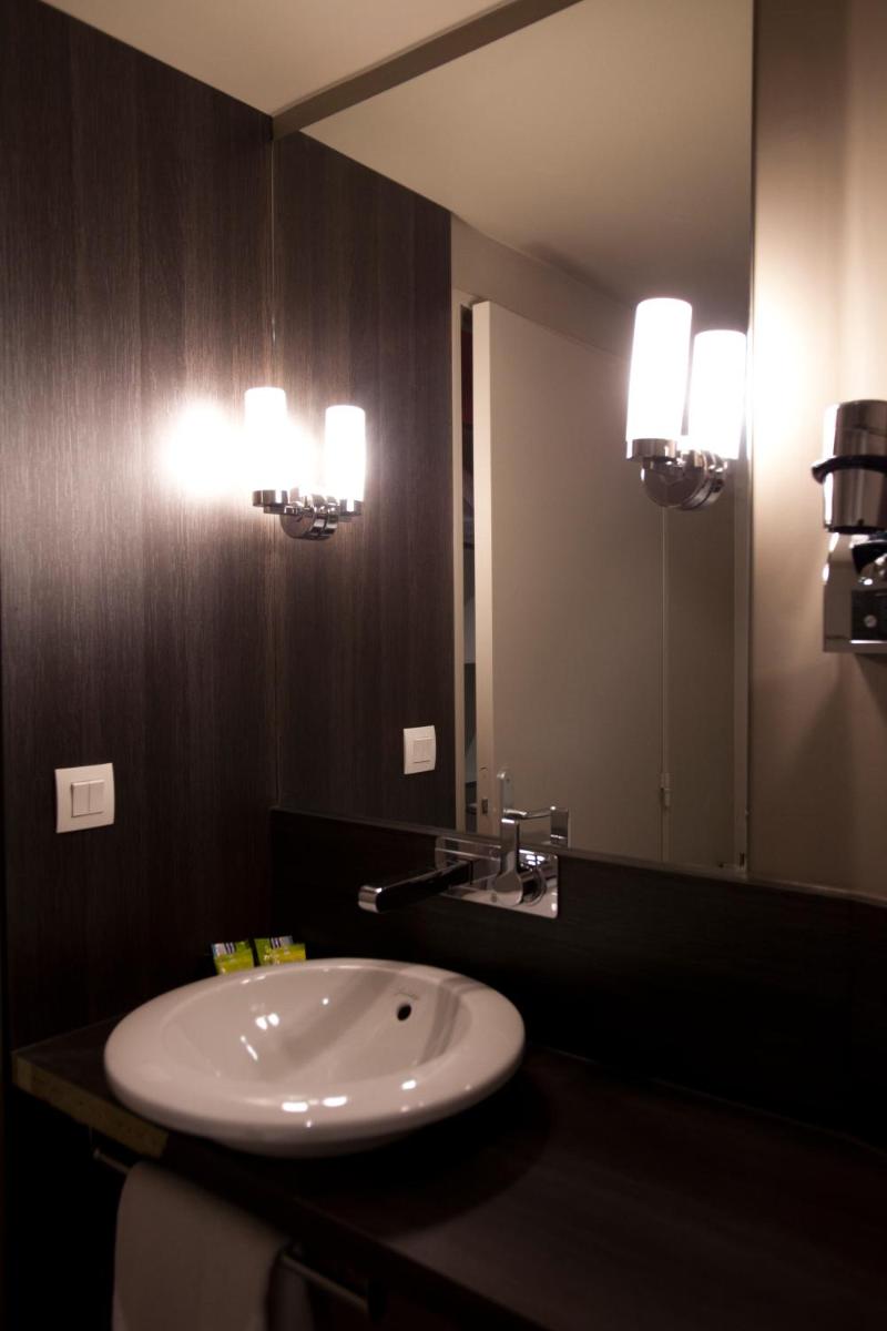 Salle de bains dans l'établissement B&B HOME Lyon Centre Berthelot