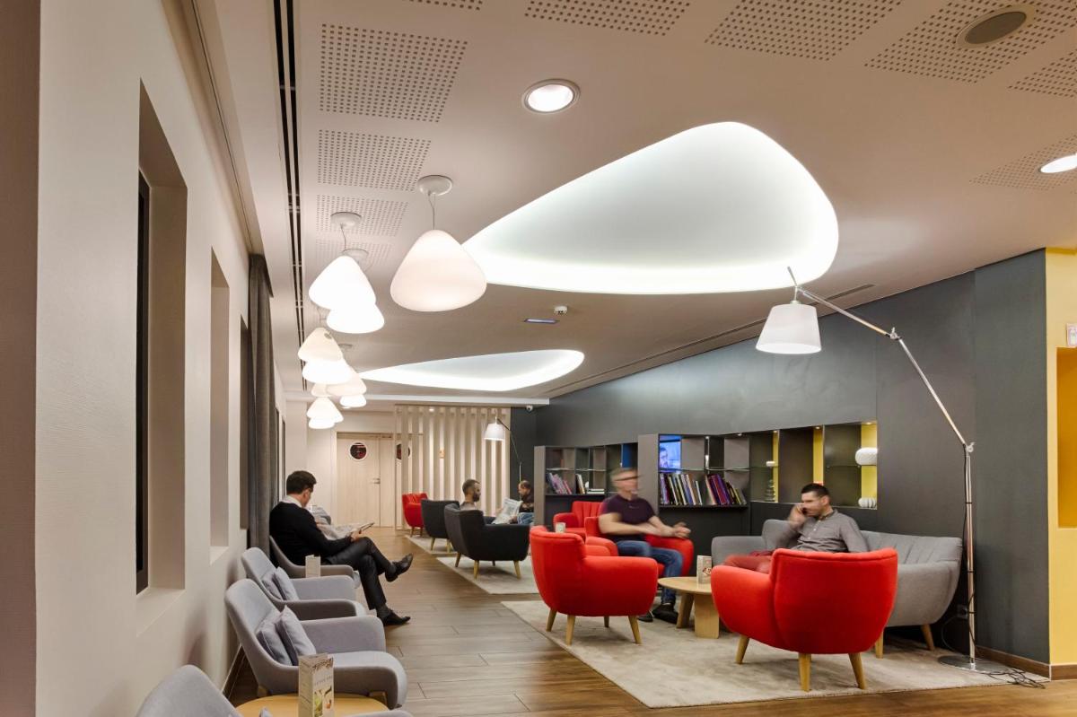 Kyriad Prestige Pau – Palais des Sports - Housity