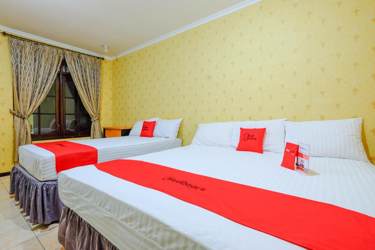 RedDoorz near Universitas Diponegoro Semarang - Housity