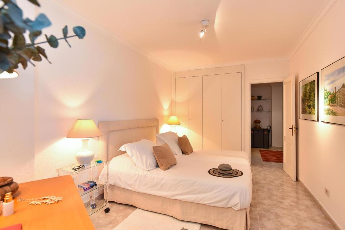 Las Canteras Seafront Apartment - Housity
