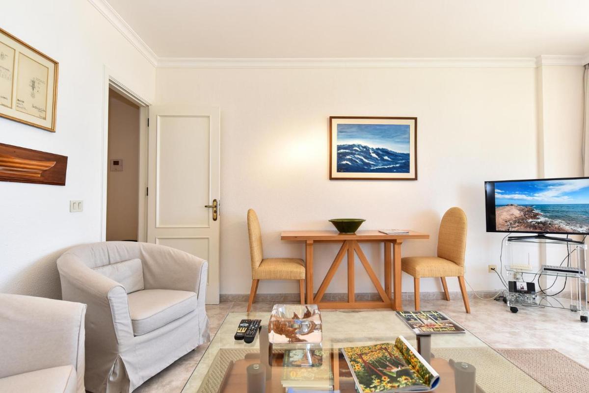 Las Canteras Seafront Apartment - Housity