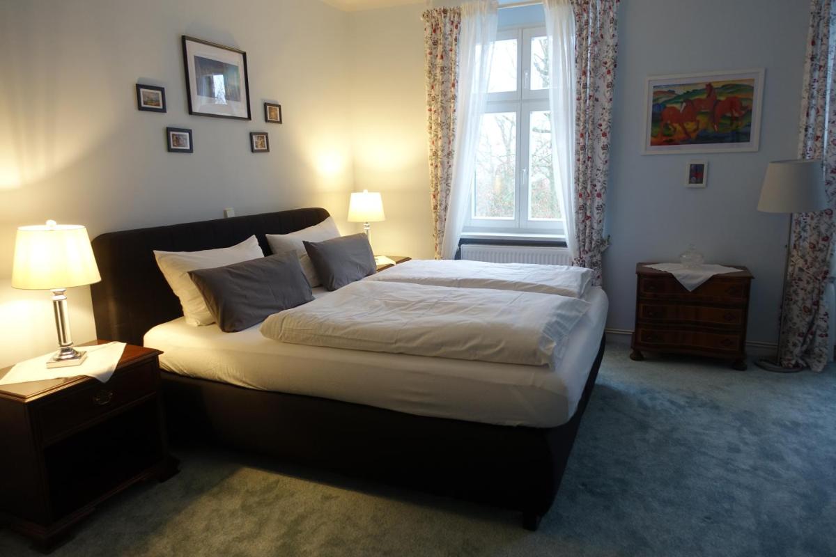 Pension Gräfliche Villa - Housity