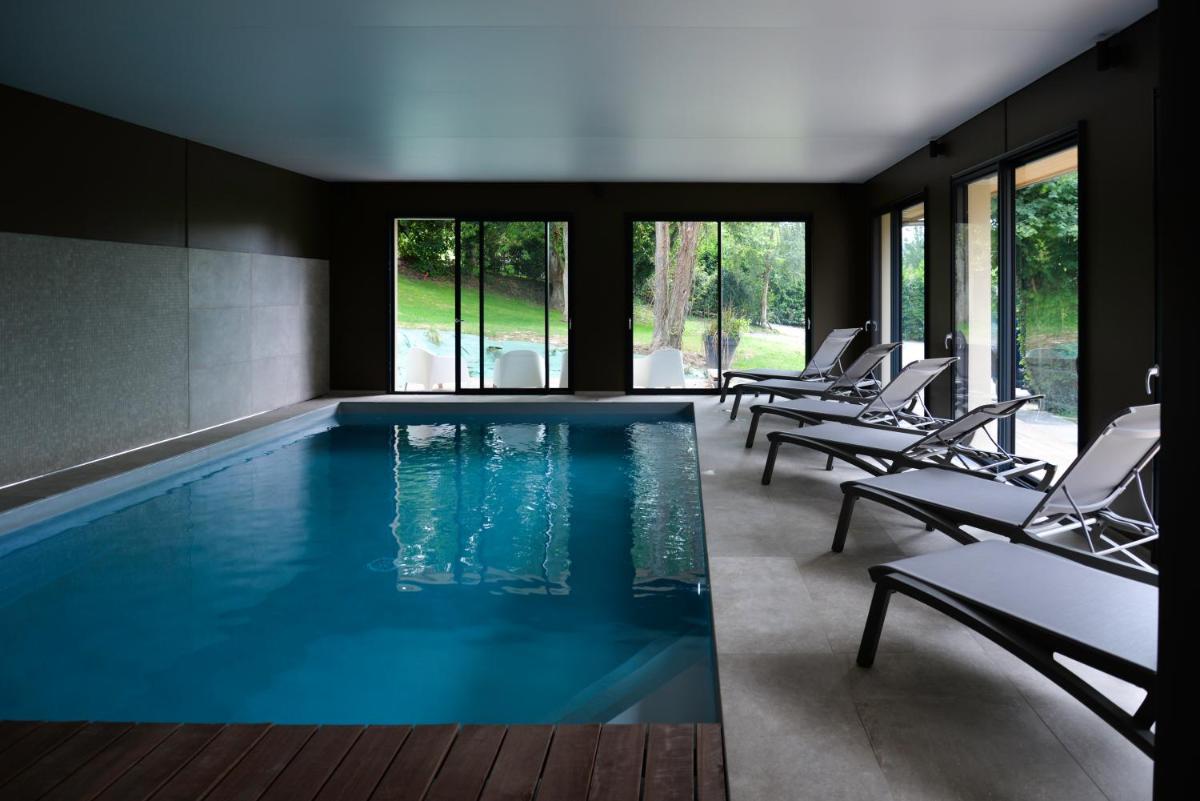 Piscine de l'établissement La Fraîchette-Hôtel & Spa ou située à proximité