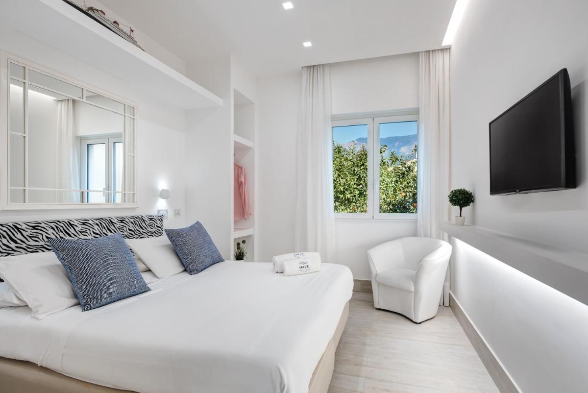 El Royale Suites Sorrento - Housity