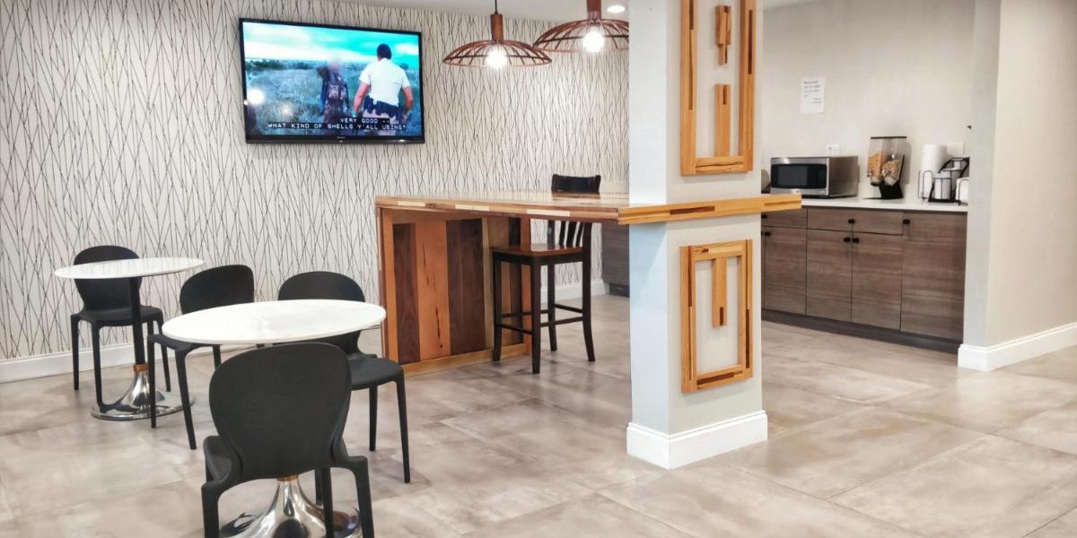 Arya Inn and Suites - Housity
