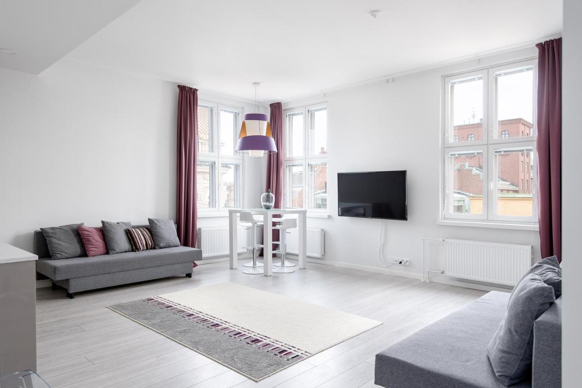 Suitetrails - New Modern Top Floor Residence